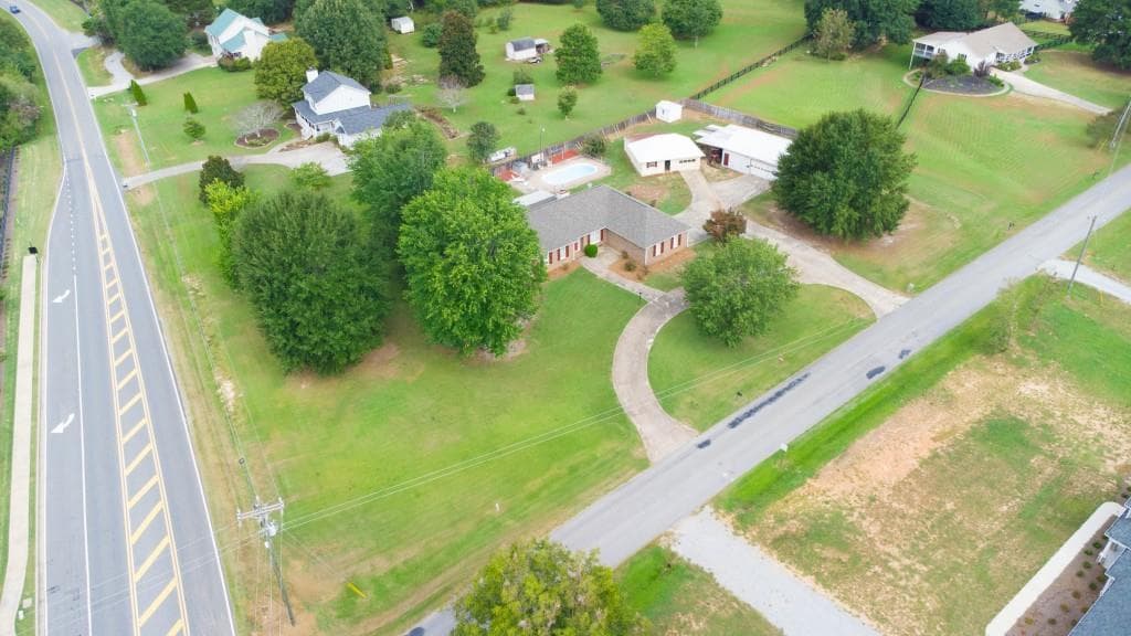 4 bedroom, 4 bathroom, 2,539 sq ft single family residence for sale at 7525 Blacks Mill Road, Dawsonville, GA 30534 — photo 2