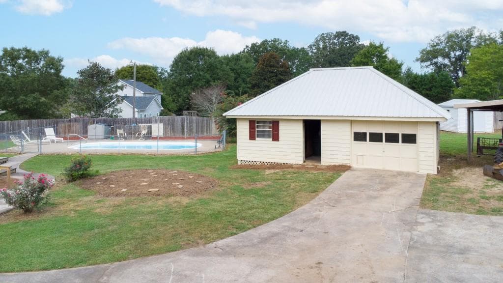 4 bedroom, 4 bathroom, 2,539 sq ft single family residence for sale at 7525 Blacks Mill Road, Dawsonville, GA 30534 — photo 4