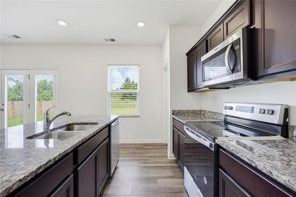 4 bedroom, 3 bathroom, 2,132 sq ft single family residence for sale at 611 NW Revenna Way, Cartersville, GA 30120 — photo 9