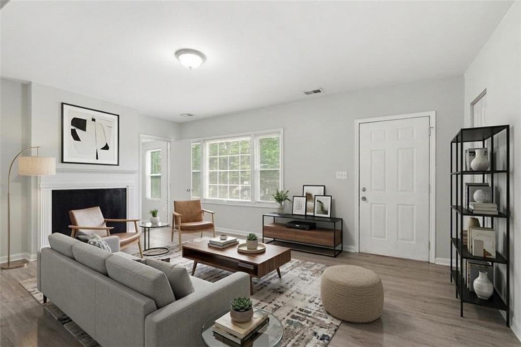 2 bedroom, 1 bathroom, 1,084 sq ft single family residence for sale at 2185 Glenwood Avenue, Atlanta, GA 30316 — photo 2