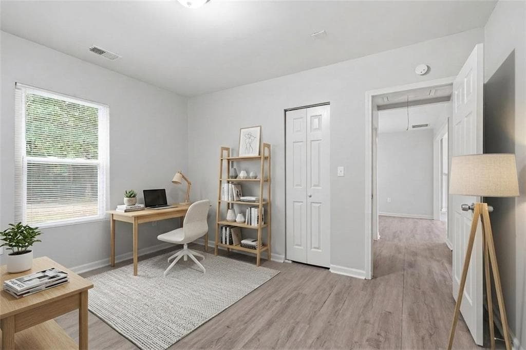 2 bedroom, 1 bathroom, 1,084 sq ft single family residence for sale at 2185 Glenwood Avenue, Atlanta, GA 30316 — photo 4