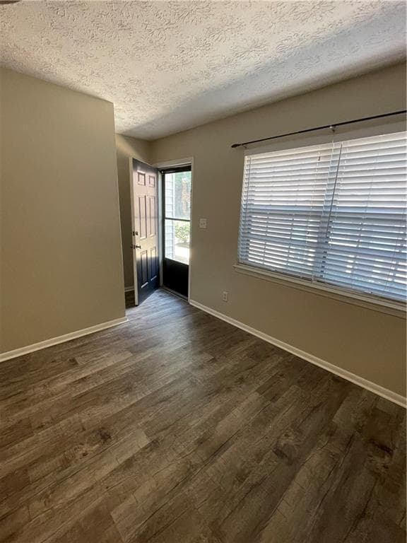 2 bedroom, 2 bathroom, 928 sq ft condominium for sale at 1235 Riverside Drive C1, Gainesville, GA 30501 — photo 9