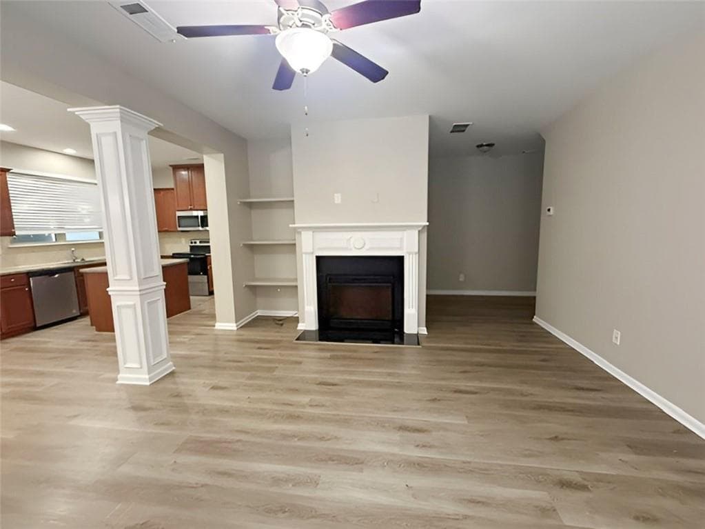 3 bedroom, 3 bathroom, 1,994 sq ft townhouse for sale at 3902 Brockenhurst Drive, Buford, GA 30519 — photo 8