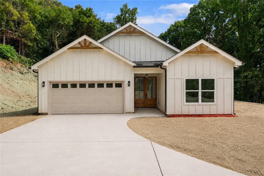 3 bedroom, 2 bathroom, 1,592 sq ft single family residence under contract at 4635 Perry Rd, Gainesville, GA 30506