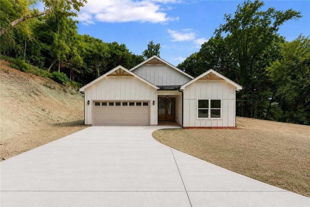 3 bedroom, 2 bathroom, 1,592 sq ft single family residence under contract at 4635 Perry Rd, Gainesville, GA 30506 — photo 4