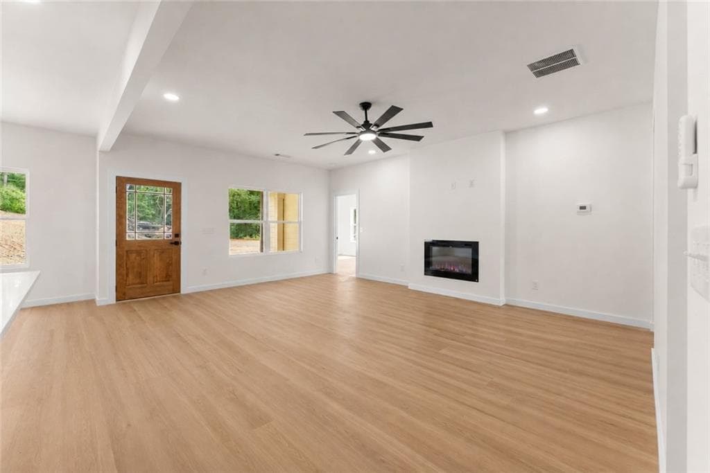 3 bedroom, 2 bathroom, 1,592 sq ft single family residence under contract at 4635 Perry Rd, Gainesville, GA 30506 — photo 8