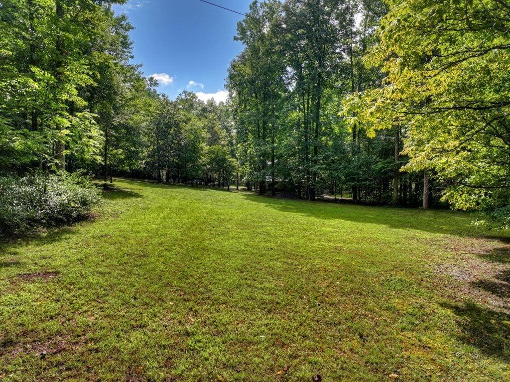 4 bedroom, 4 bathroom, 4,452 sq ft single family residence for sale at 606 Johntown Road, Ellijay, GA 30536 — photo 8