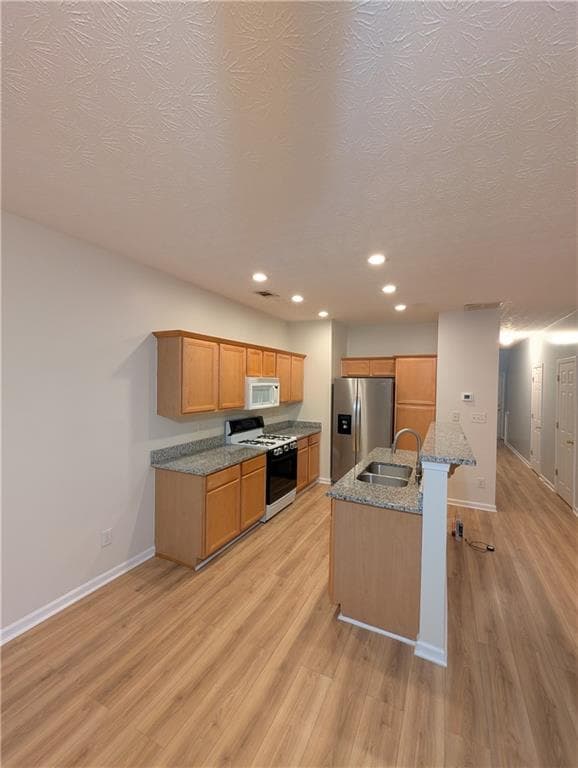 3 bedroom, 3 bathroom, 1,609 sq ft townhouse under contract at 751 Brookside Parc Lane, Avondale Estates, GA 30002 — photo 4