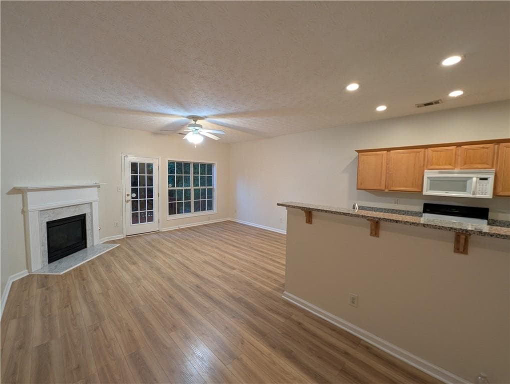 3 bedroom, 3 bathroom, 1,609 sq ft townhouse under contract at 751 Brookside Parc Lane, Avondale Estates, GA 30002 — photo 6