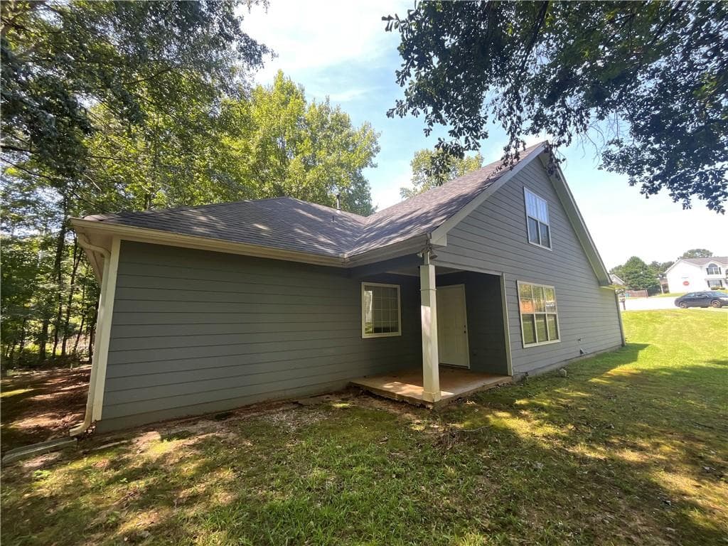 4 bedroom, 2 bathroom, 1,715 sq ft single family residence for sale at 35 Creekview Court, Covington, GA 30016 — photo 2