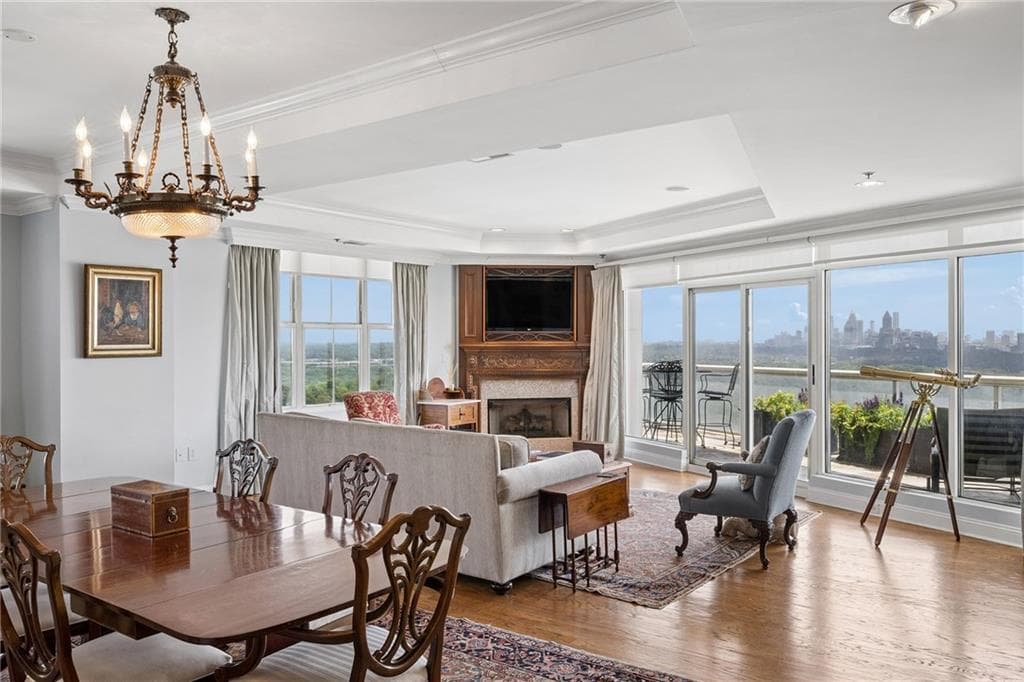 2 bedroom, 3 bathroom, 2,416 sq ft condominium under contract at 2881 Peachtree Road 1703, Atlanta, GA 30305 — photo 4