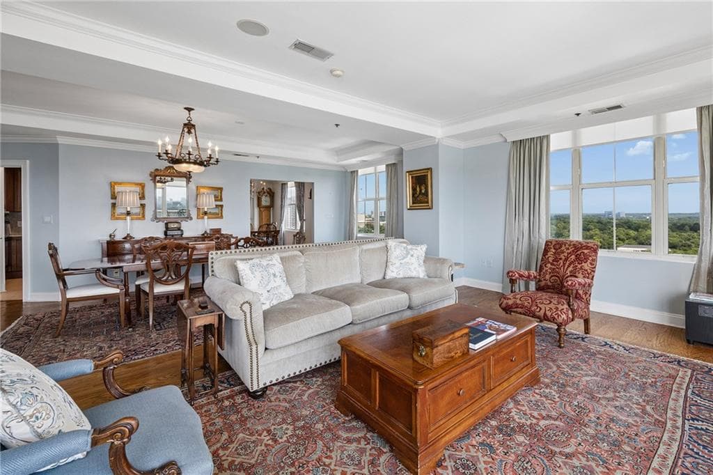 2 bedroom, 3 bathroom, 2,416 sq ft condominium under contract at 2881 Peachtree Road 1703, Atlanta, GA 30305 — photo 7