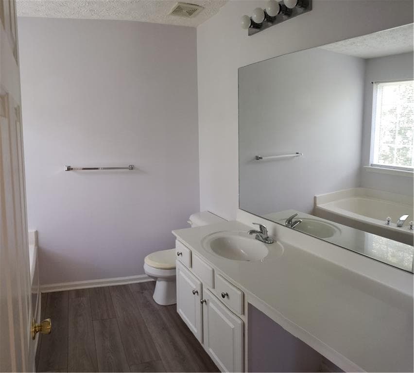 4 bedroom, 3 bathroom, 2,228 sq ft single family residence for rent at 204 Wild Flower Lane, Canton, GA 30114 for $2,400 a month — photo 4