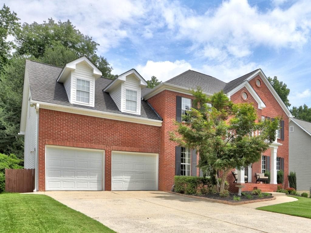 5 bedroom, 4 bathroom, 4,184 sq ft single family residence for sale at 2818 Penncross Drive, Marietta, GA 30064 — photo 2