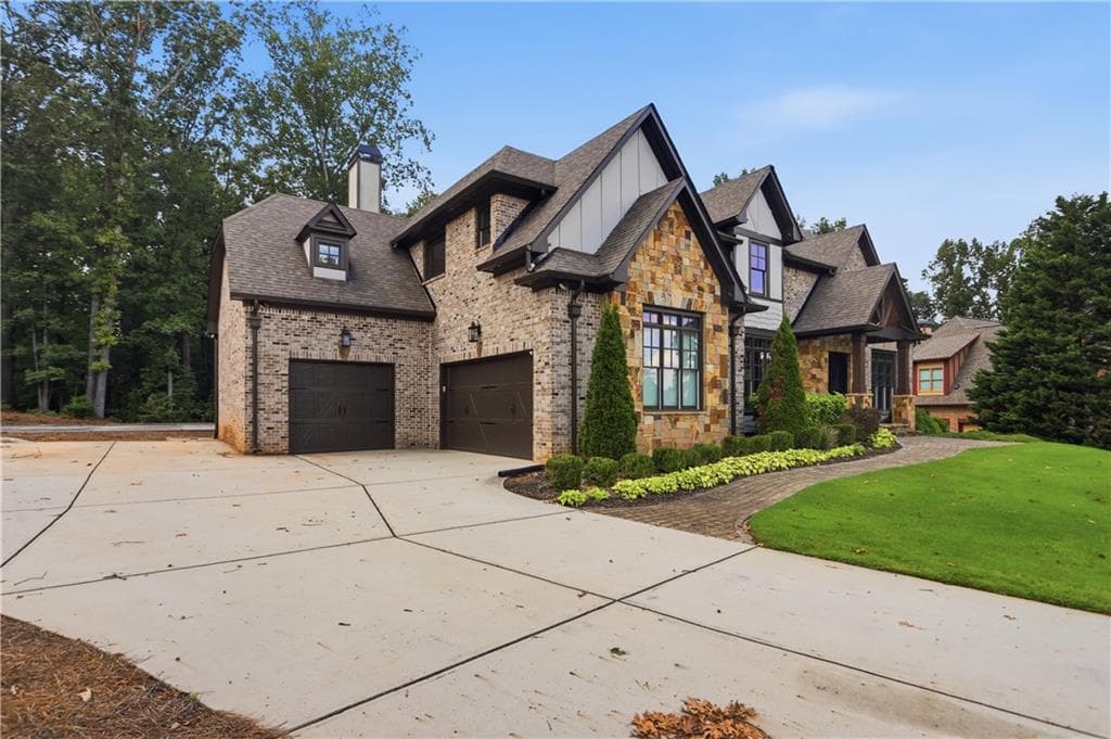 7 bedroom, 6 bathroom, 6,707 sq ft single family residence for sale at 331 Summer Garden Drive, Marietta, GA 30064 — photo 2