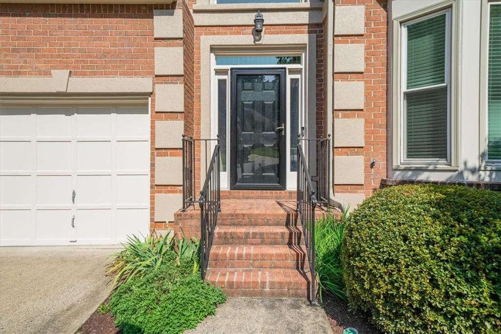 5 bedroom, 4 bathroom, 3,707 sq ft single family residence under contract at 4488 Village Springs Place, Atlanta, GA 30338 — photo 3