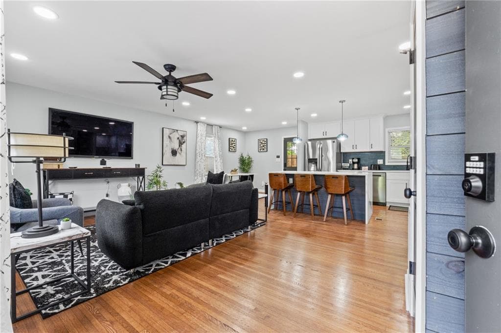4 bedroom, 3 bathroom, 1,430 sq ft single family residence for sale at 1467 Timms Circle, Atlanta, GA 30316 — photo 2