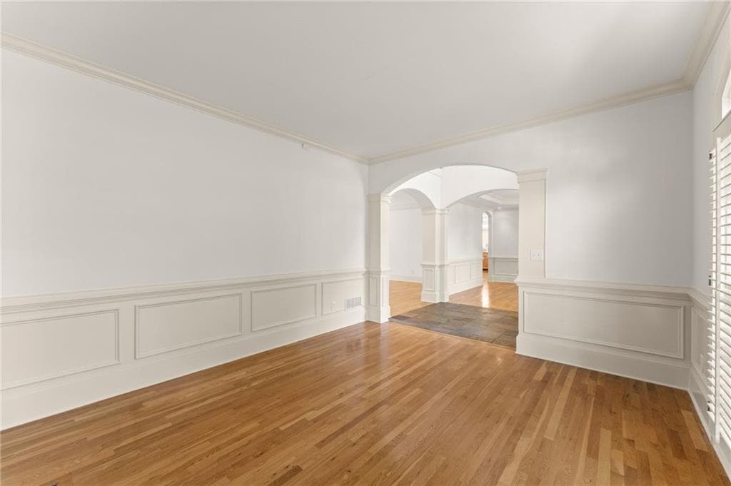 6 bedroom, 5 bathroom, 4,196 sq ft single family residence for sale at 5050 Fenwick Drive, Cumming, GA 30040 — photo 9