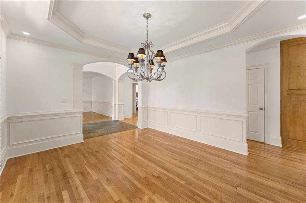 6 bedroom, 5 bathroom, 4,196 sq ft single family residence for sale at 5050 Fenwick Drive, Cumming, GA 30040 — photo 10
