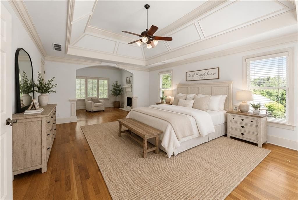 6 bedroom, 5 bathroom, 4,196 sq ft single family residence for sale at 5050 Fenwick Drive, Cumming, GA 30040 — photo 6