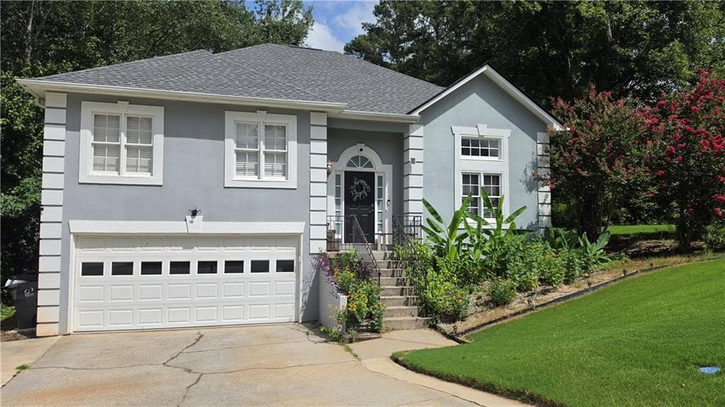 5 bedroom, 3 bathroom, 2,320 sq ft single family residence for sale at 1475 Yorktown Drive, Lawrenceville, GA 30043 — photo 2