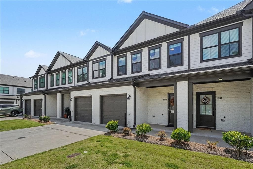 3 bedroom, 3 bathroom, 1,465 sq ft townhouse for sale at 1339 Parc Bench Road, Atlanta, GA 30316 — photo 4