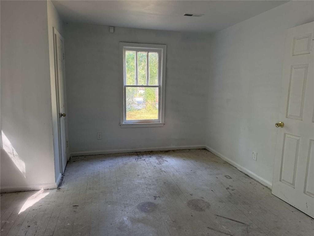 3 bedroom, 2 bathroom, 1,283 sq ft single family residence under contract at 53 Howell Drive, Atlanta, GA 30331 — photo 6