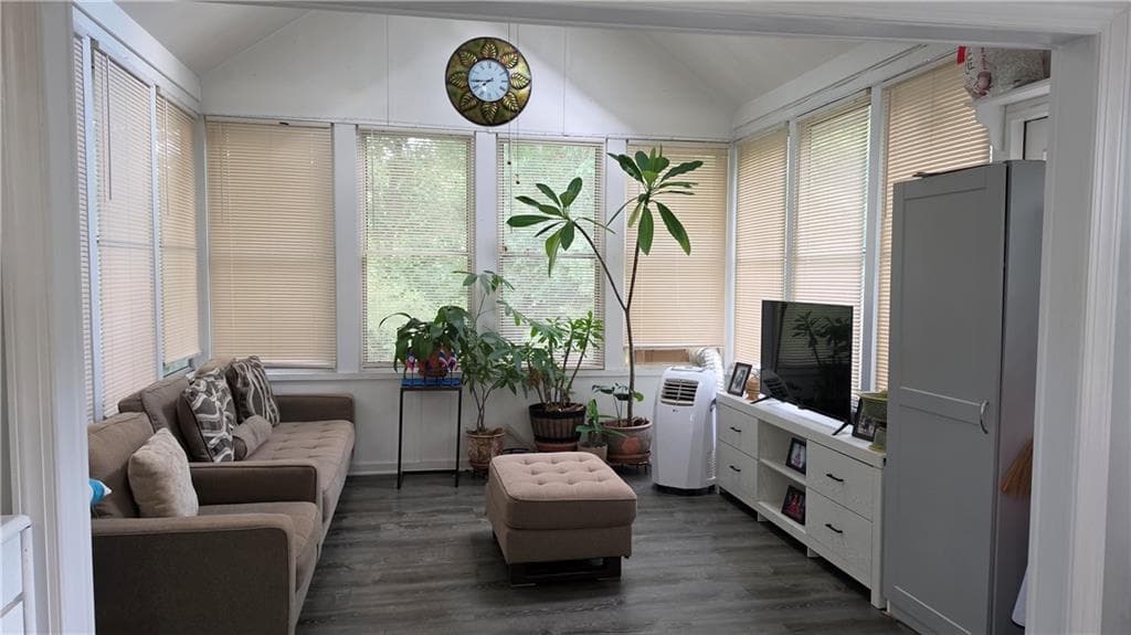 5 bedroom, 3 bathroom, 2,320 sq ft single family residence for sale at 1475 Yorktown Drive, Lawrenceville, GA 30043 — photo 8