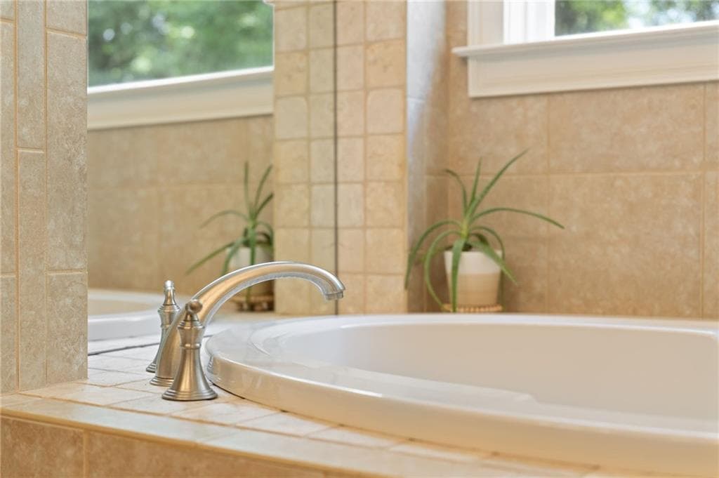 4 bedroom, 3 bathroom, 2,612 sq ft single family residence under contract at 1109 Sequoia Trail, Mcdonough, GA 30252 — photo 4