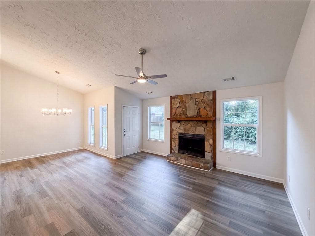 3 bedroom, 2 bathroom, 1,400 sq ft single family residence for sale at 5857 Mistyview Drive, Rex, GA 30273 — photo 3