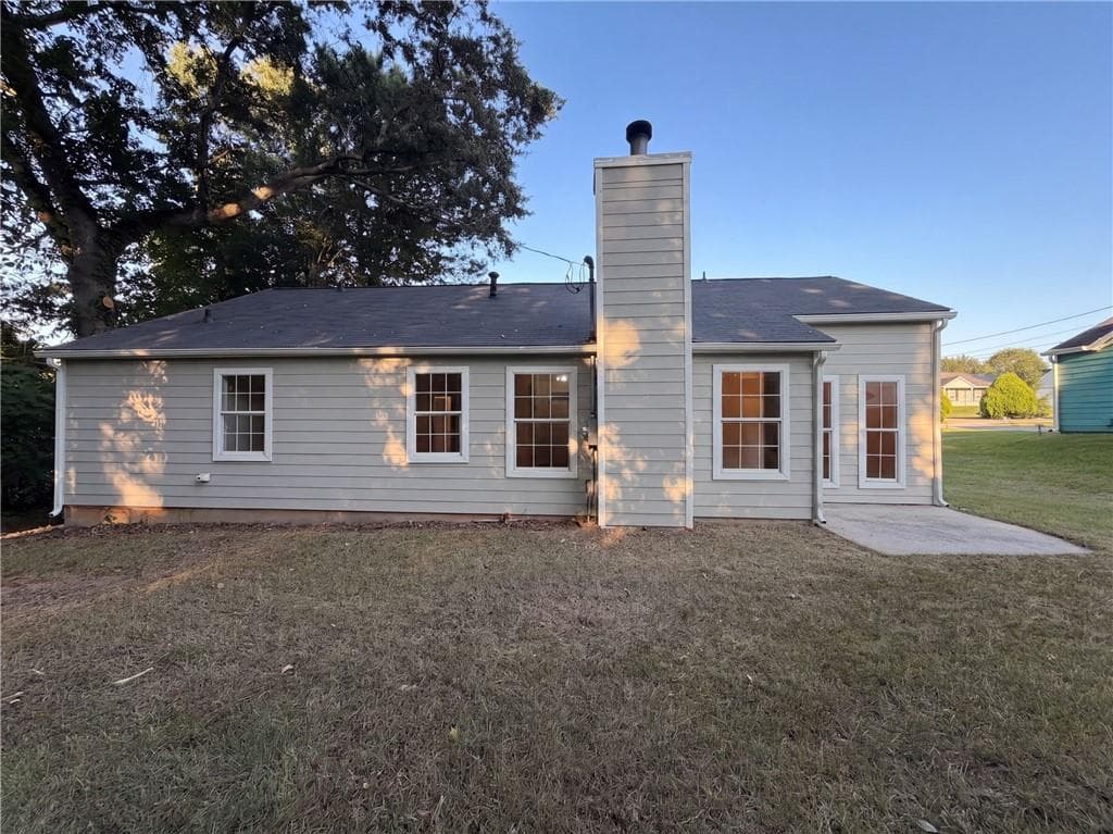 3 bedroom, 2 bathroom, 1,400 sq ft single family residence for sale at 5857 Mistyview Drive, Rex, GA 30273 — photo 5