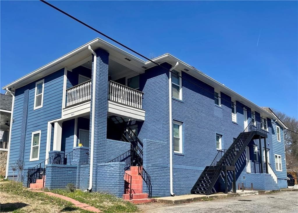 3 bedroom, 2 bathroom, 1,026 sq ft quadruplex for rent at 1155 Lucile Avenue, Atlanta, GA 30310 for $1,650 a month — photo 1 of 7
