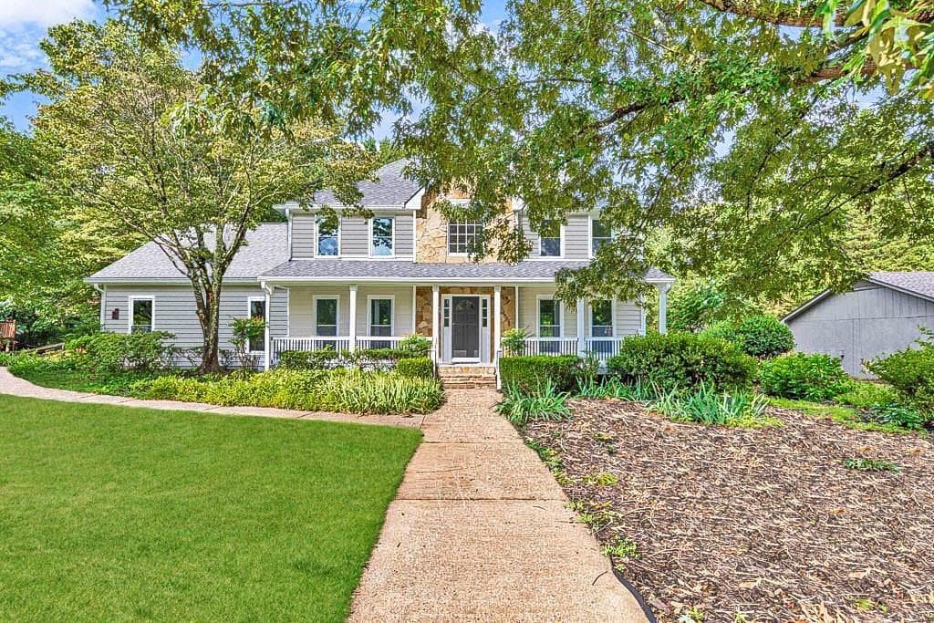 1 bedroom, 1 bathroom, 1,147 sq ft apartment for rent at 3530 miller farms Lane, Duluth, GA 30096 for $1,750 a month — photo 1 of 11