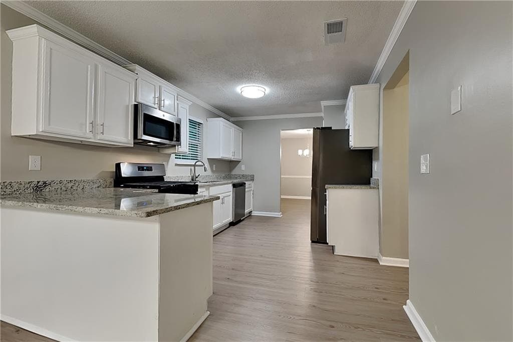 4 bedroom, 3 bathroom, 2,813 sq ft single family residence for rent at 3111 Mineral Ridge Lane, Stone Mountain, GA 30087 for $2,300 a month — photo 4