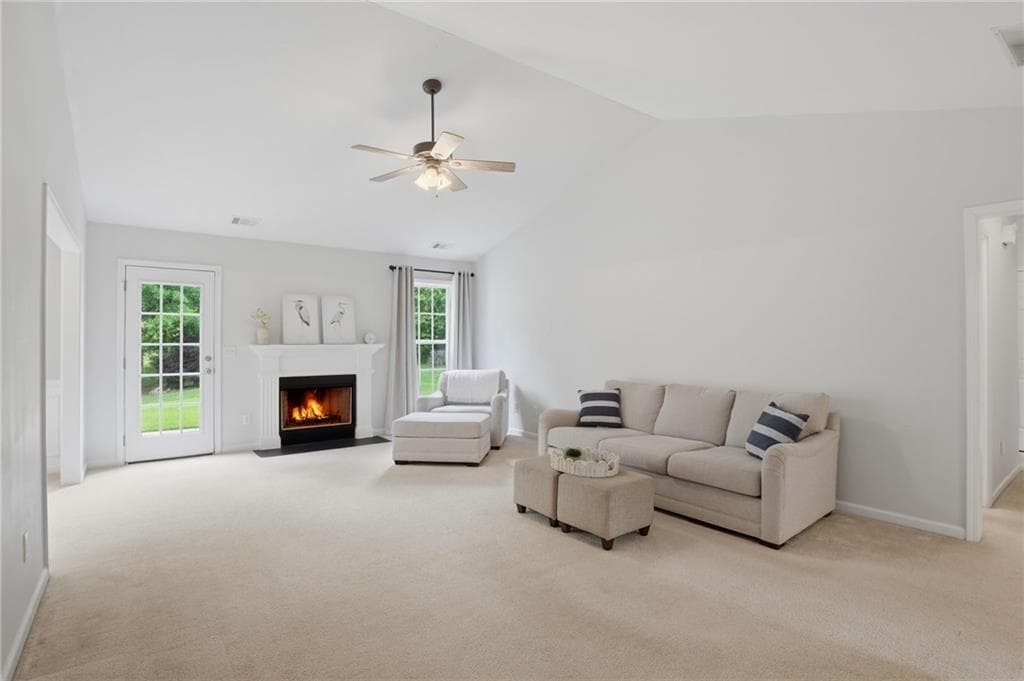 3 bedroom, 2 bathroom, 1,656 sq ft single family residence for sale at 8790 Baycreek Lane, Gainesville, GA 30506 — photo 3