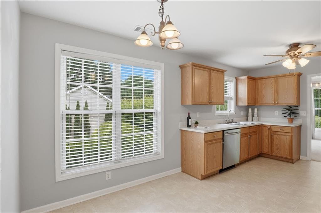 3 bedroom, 2 bathroom, 1,656 sq ft single family residence for sale at 8790 Baycreek Lane, Gainesville, GA 30506 — photo 9