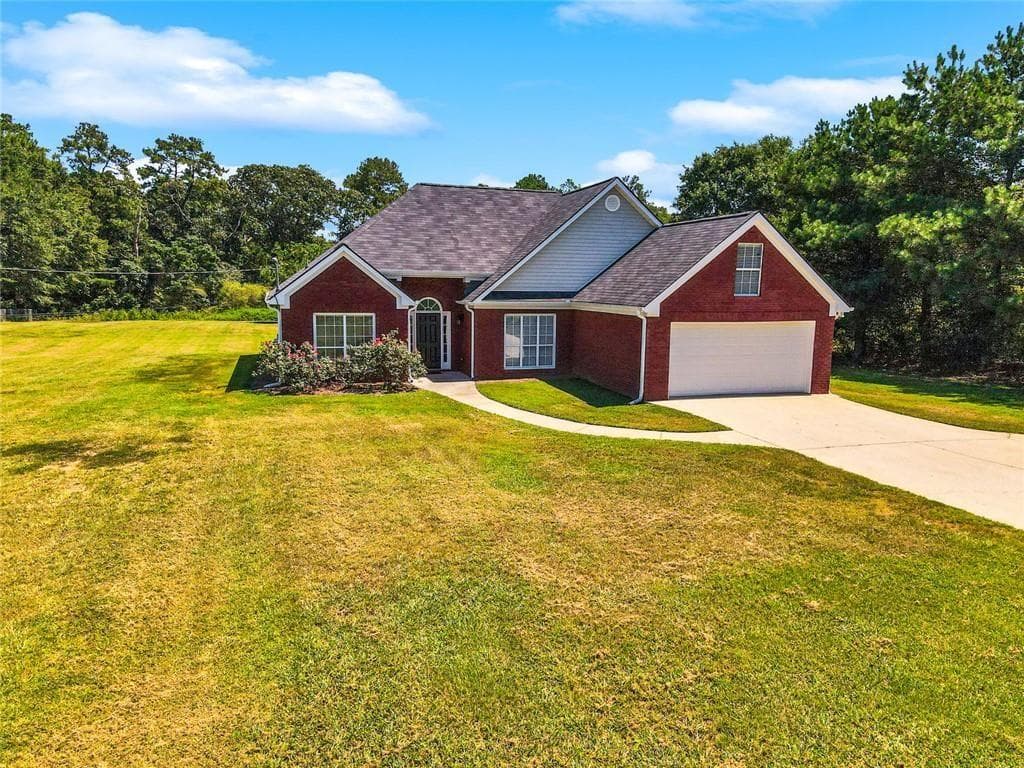 3 bedroom, 2 bathroom, 1,800 sq ft single family residence for sale at 493 Youth Jersey Road, Covington, GA 30014 — photo 5