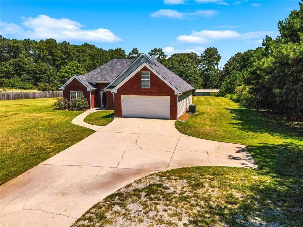 3 bedroom, 2 bathroom, 1,800 sq ft single family residence for sale at 493 Youth Jersey Road, Covington, GA 30014 — photo 7
