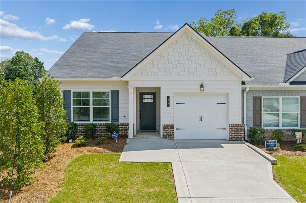 3 bedroom, 3 bathroom, 1,534 sq ft townhouse for sale at 15 Silver Leaf Lane 43, Dawsonville, GA 30534