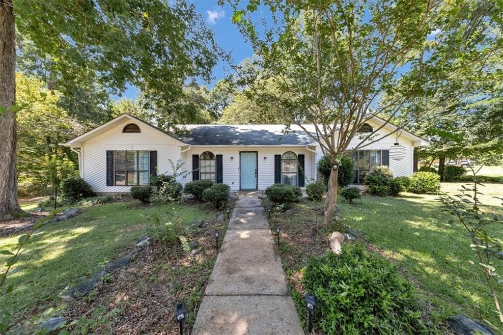 3 bedroom, 2 bathroom, 1,665 sq ft single family residence for sale at 226 N Wesleyan Circle, Macon, GA 31210