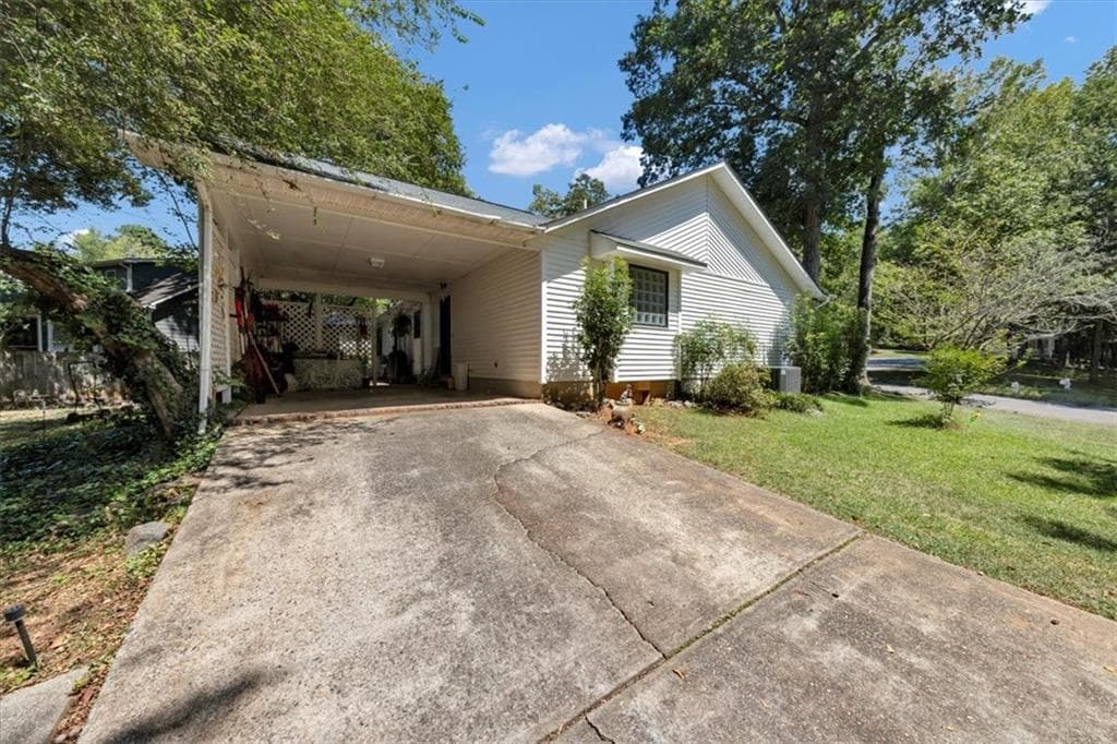 3 bedroom, 2 bathroom, 1,665 sq ft single family residence for sale at 226 N Wesleyan Circle, Macon, GA 31210 — photo 5
