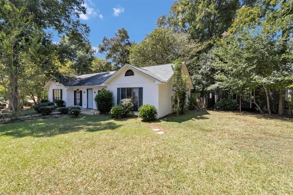 3 bedroom, 2 bathroom, 1,665 sq ft single family residence for sale at 226 N Wesleyan Circle, Macon, GA 31210 — photo 6