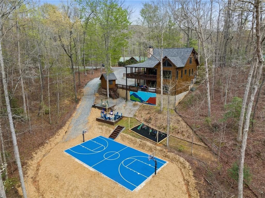 5 bedroom, 3 bathroom, 2,799 sq ft single family residence for sale at 1134 Maggie Chapman Road, Blue Ridge, GA 30513 — photo 3