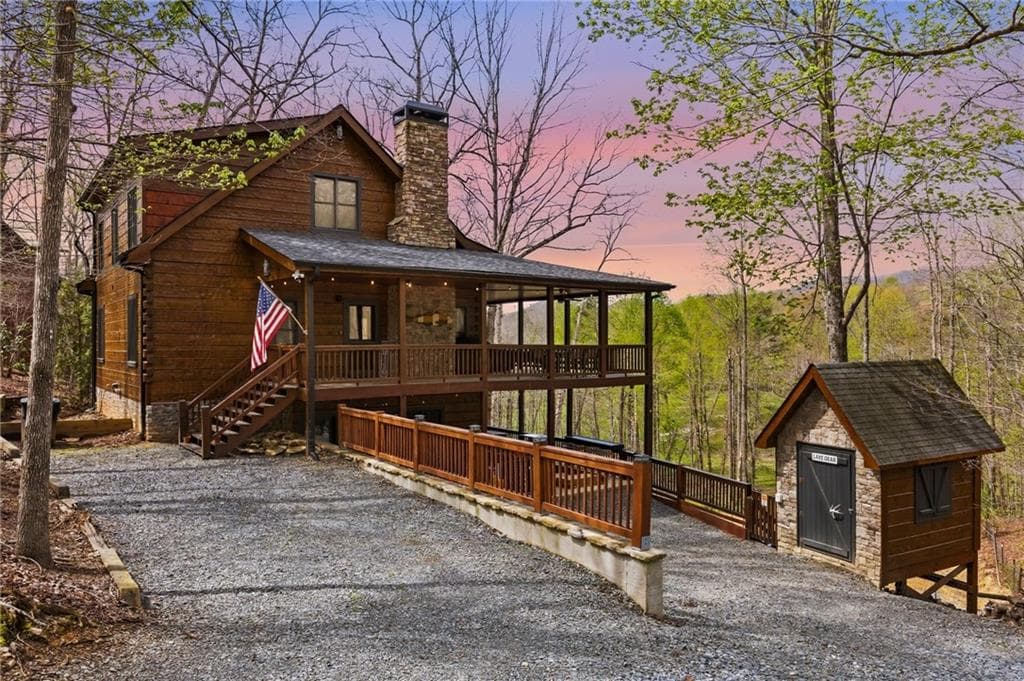 5 bedroom, 3 bathroom, 2,799 sq ft single family residence for sale at 1134 Maggie Chapman Road, Blue Ridge, GA 30513 — photo 4