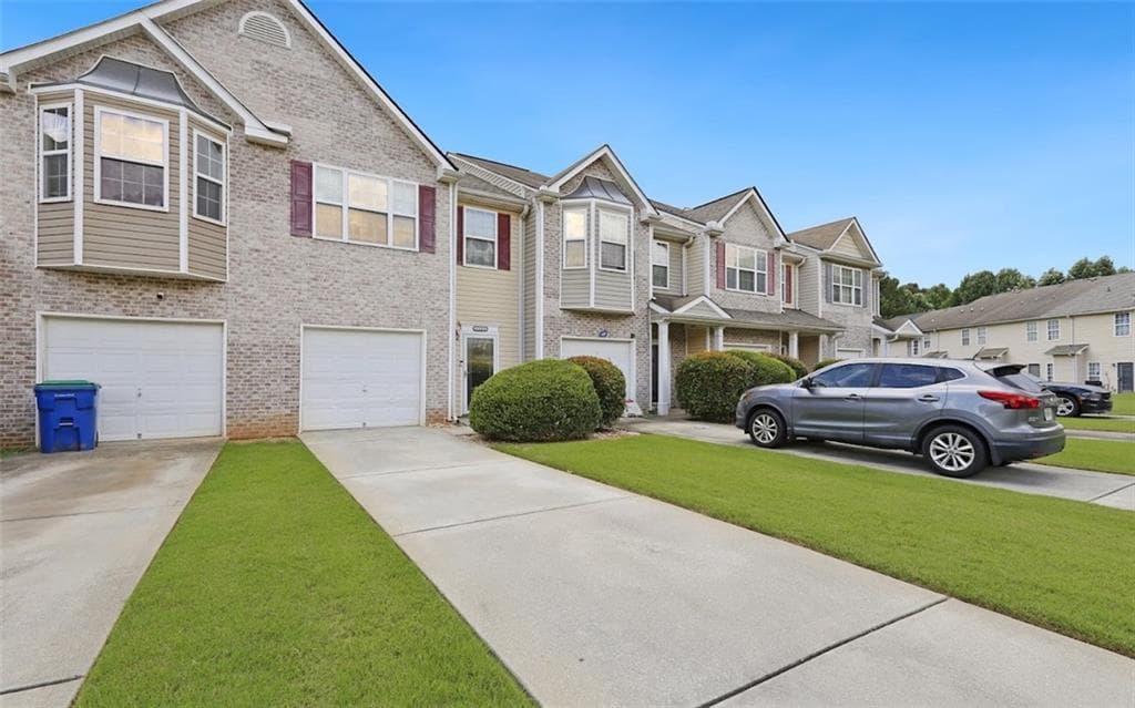 3 bedroom, 3 bathroom, 1,788 sq ft townhouse for sale at 4908 Sierra Way, South Fulton, GA 30349 — photo 2