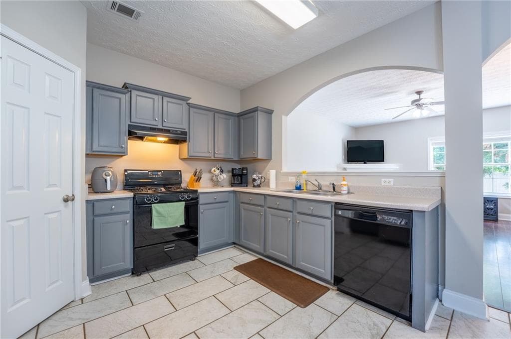 3 bedroom, 3 bathroom, 1,733 sq ft townhouse for sale at 4 Madaline Lane, Dawsonville, GA 30534 — photo 8