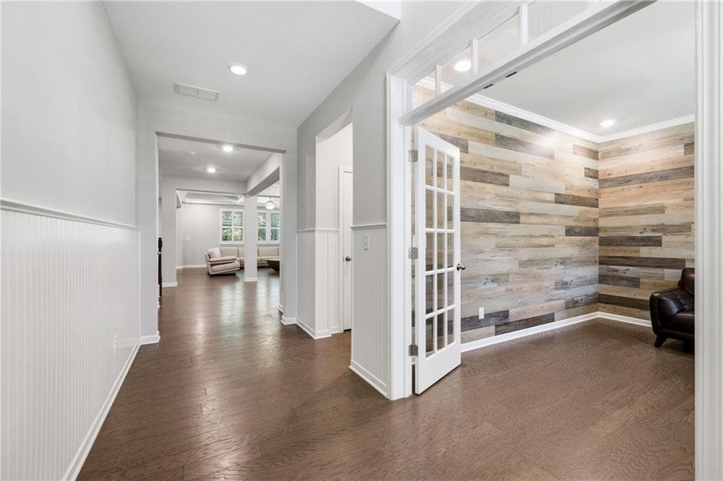 4 bedroom, 4 bathroom, 3,688 sq ft single family residence for sale at 895 Laura Jean Court, Buford, GA 30518 — photo 2