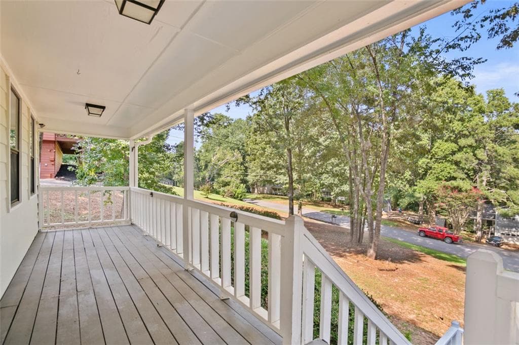 3 bedroom, 2 bathroom, 1,920 sq ft single family residence under contract at 33 Dalena Way, Dallas, GA 30157 — photo 4