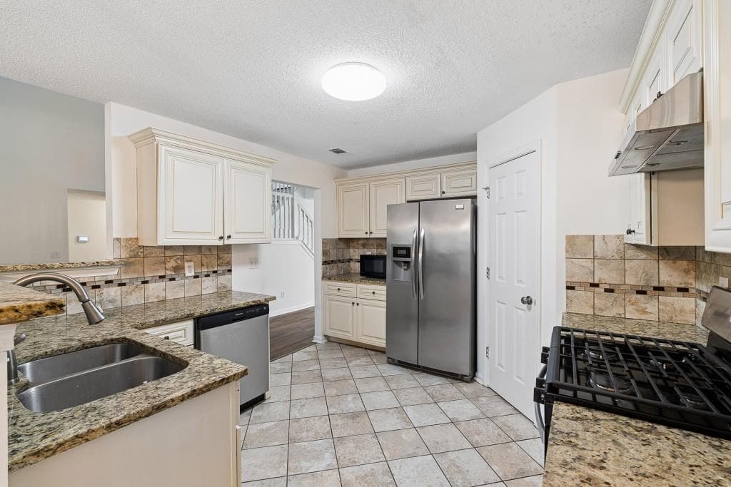 4 bedroom, 4 bathroom, 3,166 sq ft single family residence for sale at 5000 Galleon Crossing, Decatur, GA 30035 — photo 8