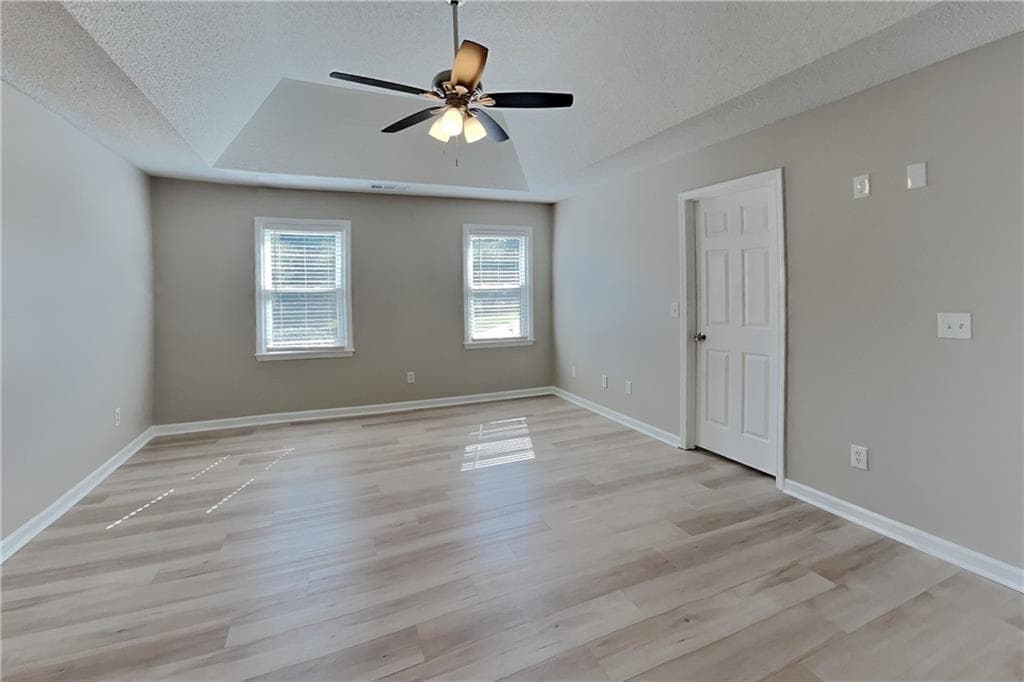 4 bedroom, 3 bathroom, 2,326 sq ft single family residence for rent at 2610 Loring Road, Kennesaw, GA 30152 for $2,600 a month — photo 8